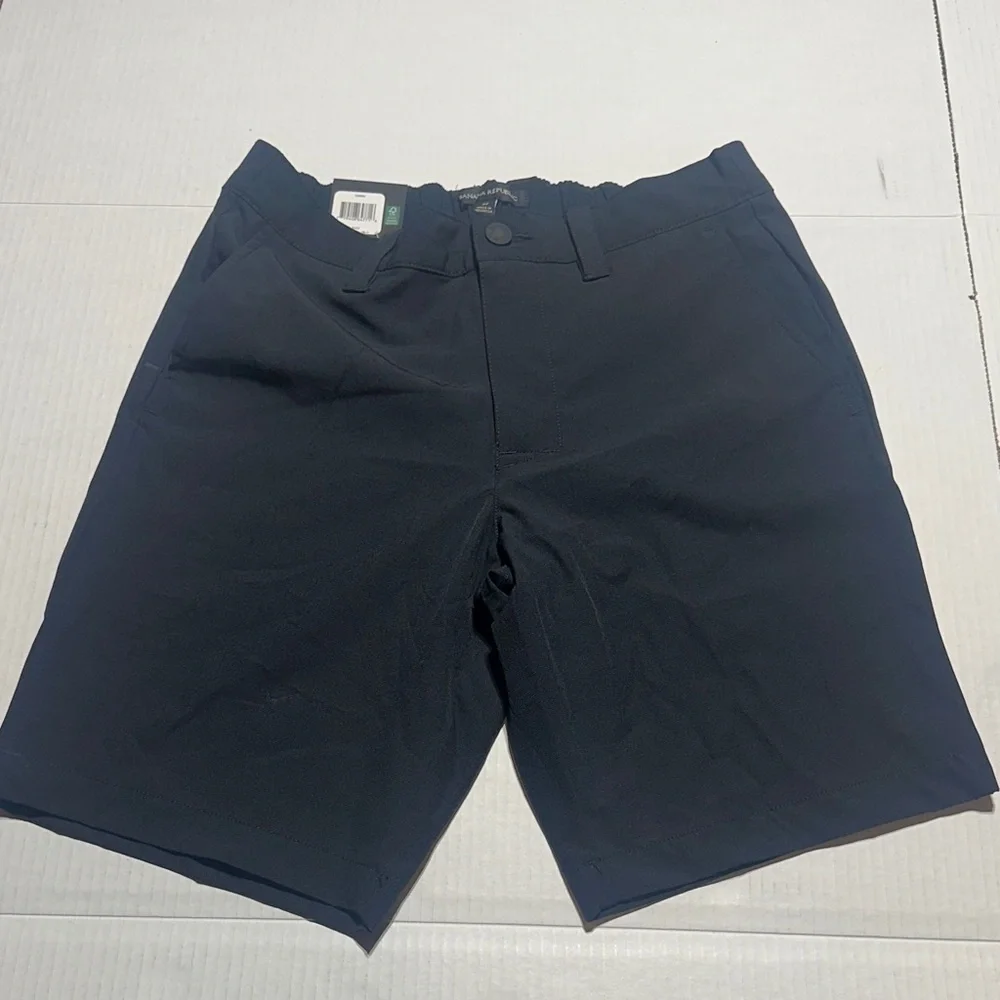 NWT Banana Republic black comfort flat Shorts comfort waist pockets and zipper